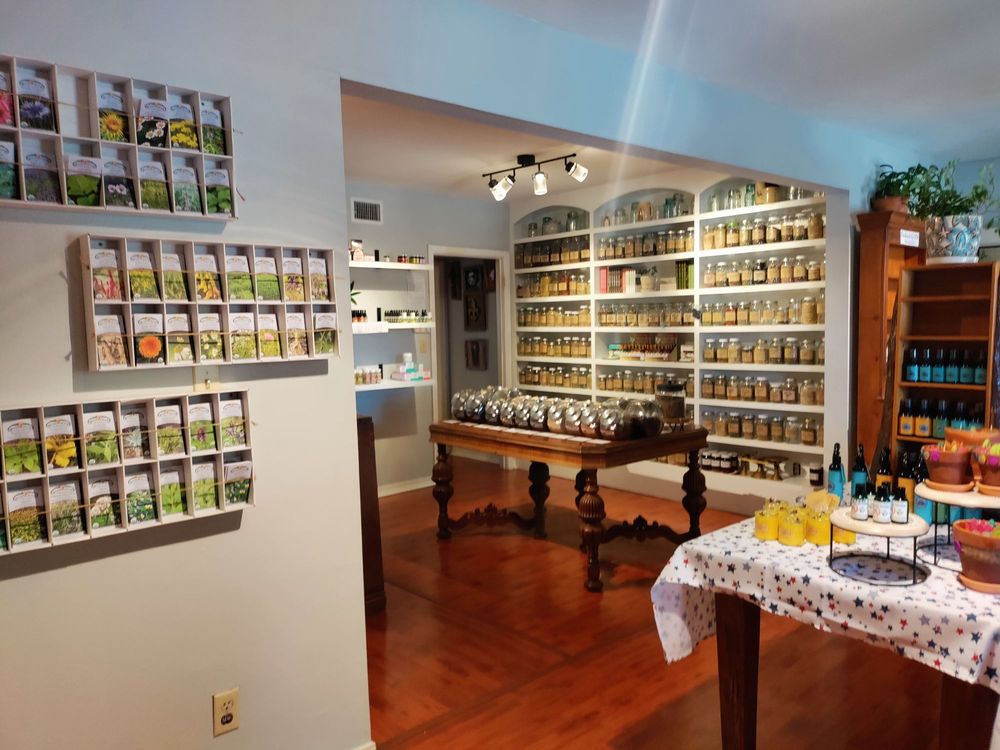 Clean Biz Spotlight: Green Oaks Apothecary