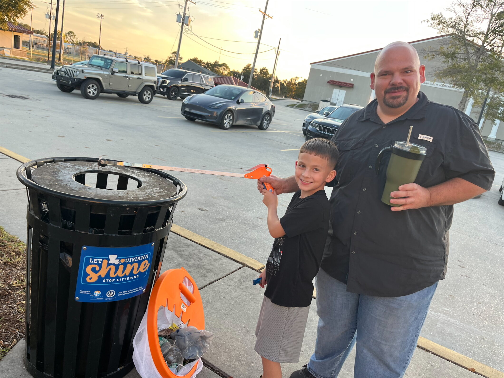 Lafitte Branch Library Keeps Louisiana Beautiful!